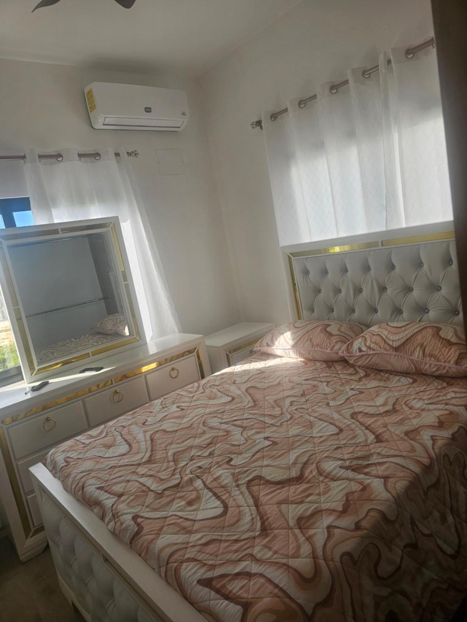 24 Rose Village Farm stay